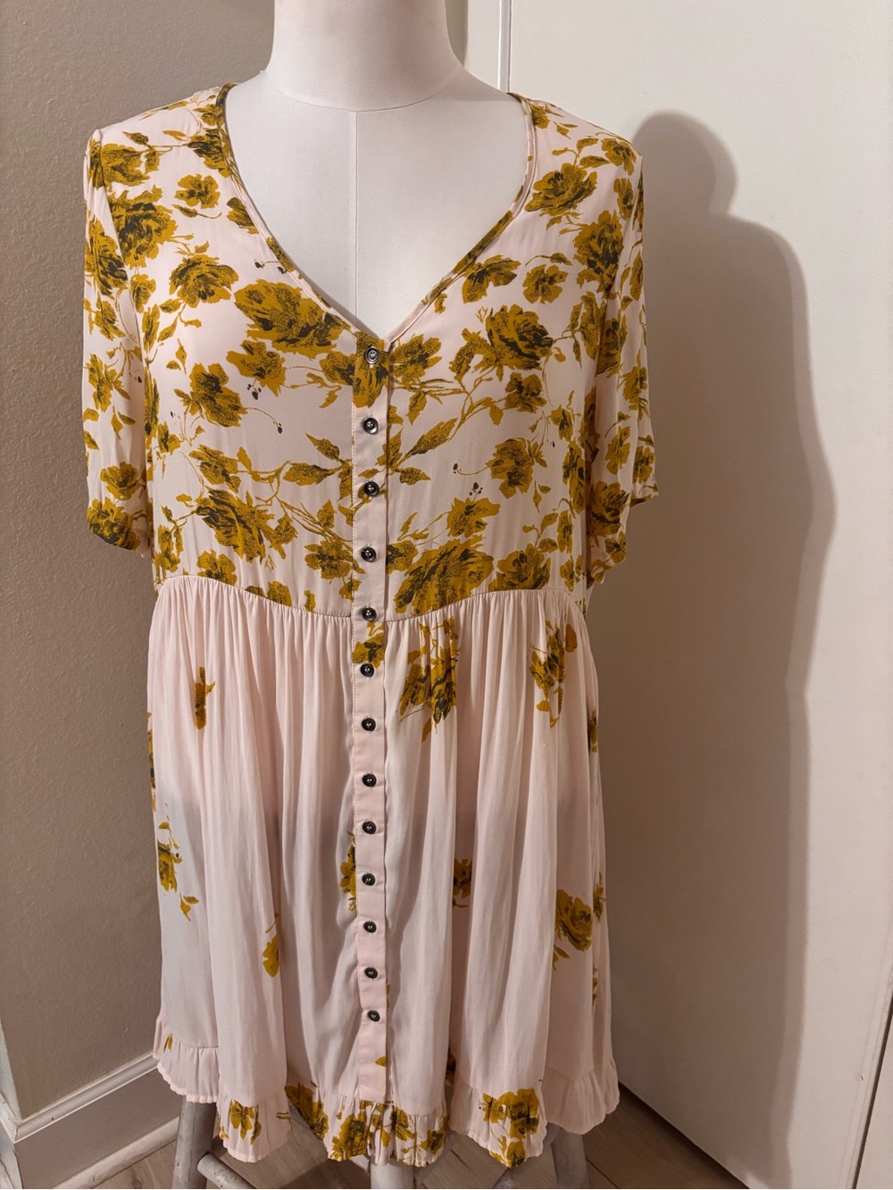 FREE PEOPLE Floral Button-Front Babydoll Dress in Mustard on Blush - Picture 1 of 5